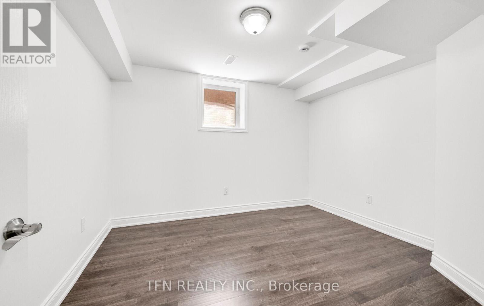 Photo 3 of 46 Lola Crescent, Brampton ON