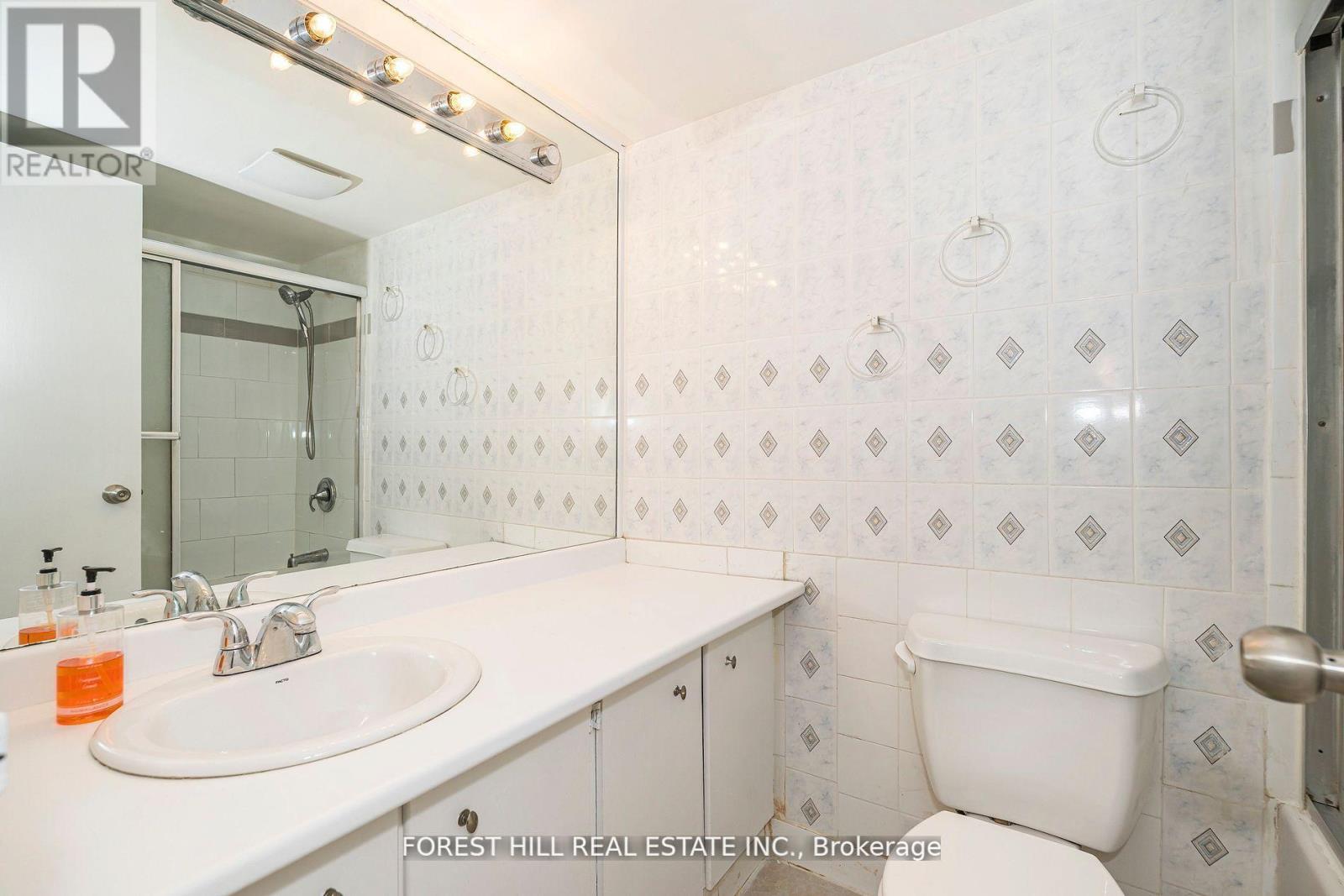 Photo 10 of 207 330 Dixon Road, Toronto ON