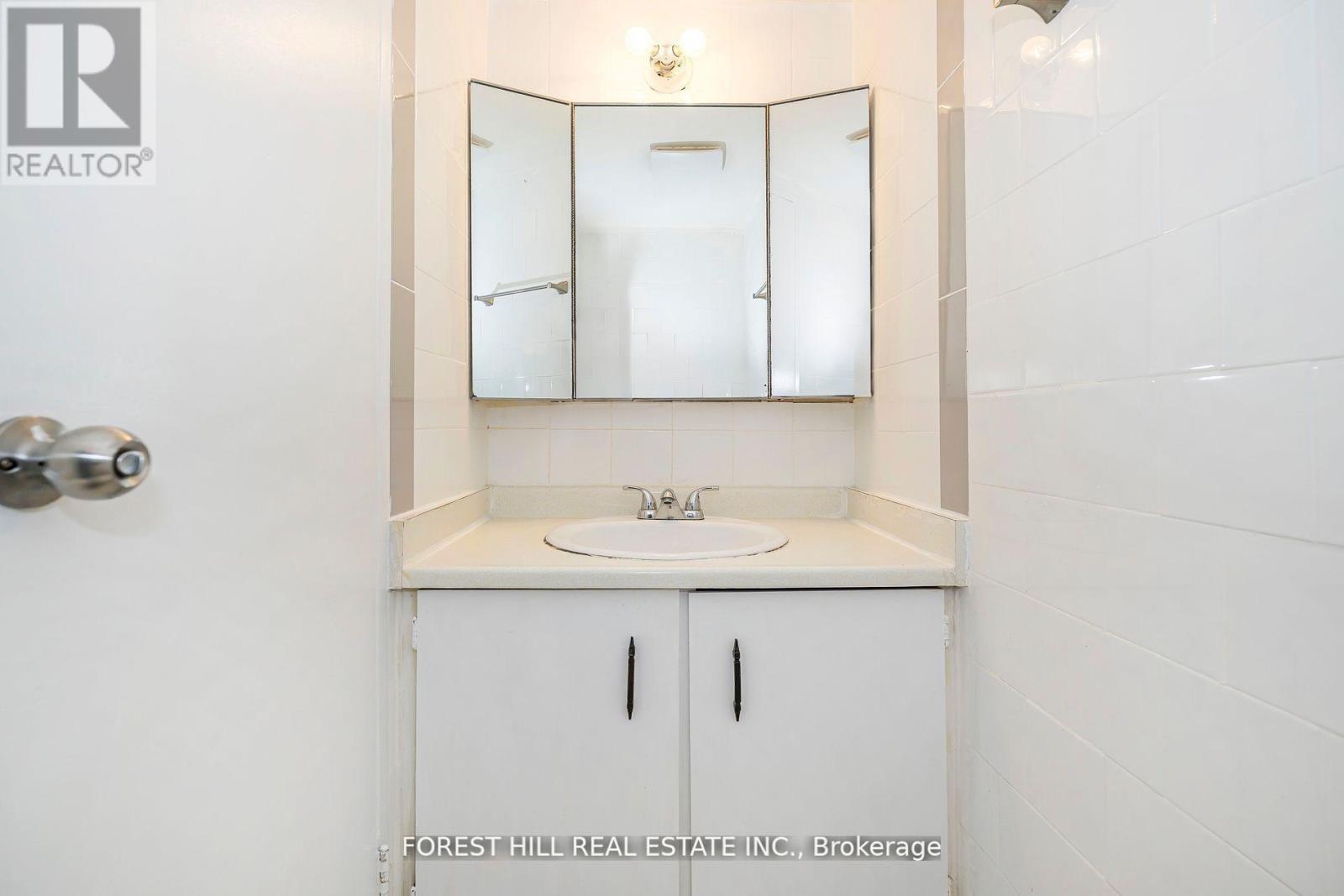 Photo 11 of 207 330 Dixon Road, Toronto ON