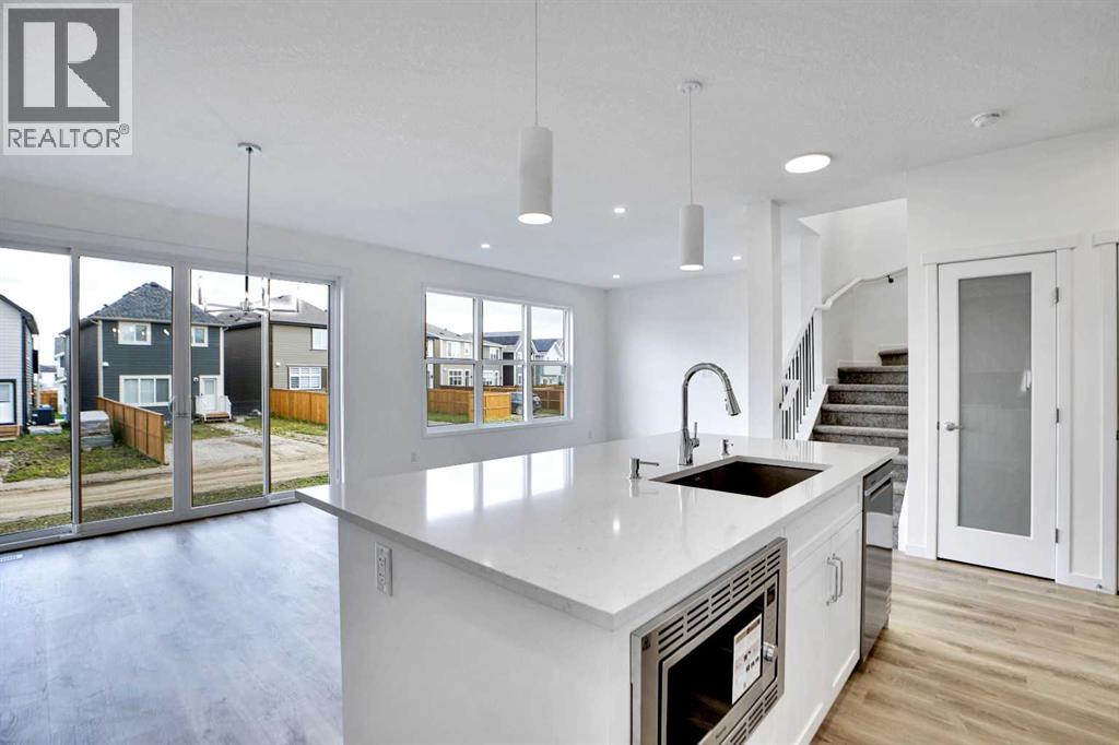 Photo 15 of 425 Magnolia Way Se, Calgary AB