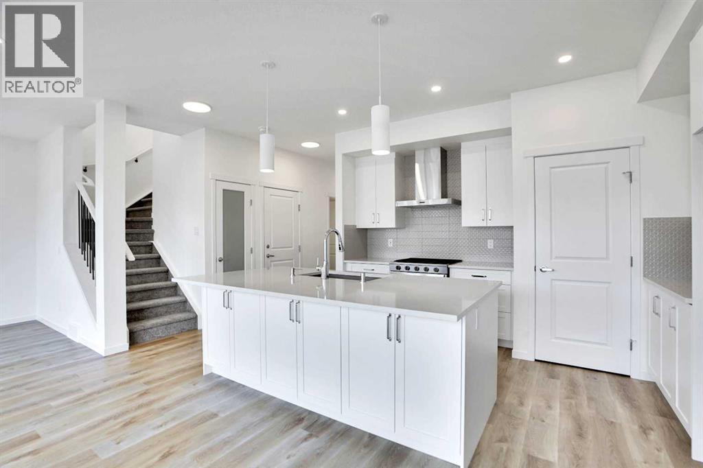 Photo 14 of 425 Magnolia Way Se, Calgary AB