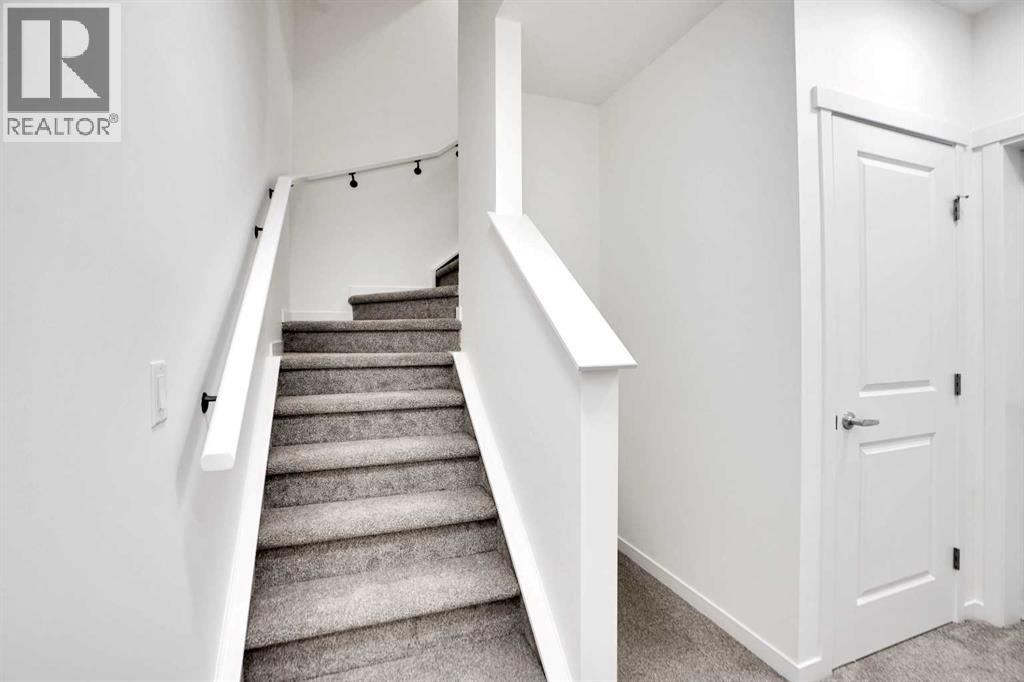 Photo 19 of 425 Magnolia Way Se, Calgary AB