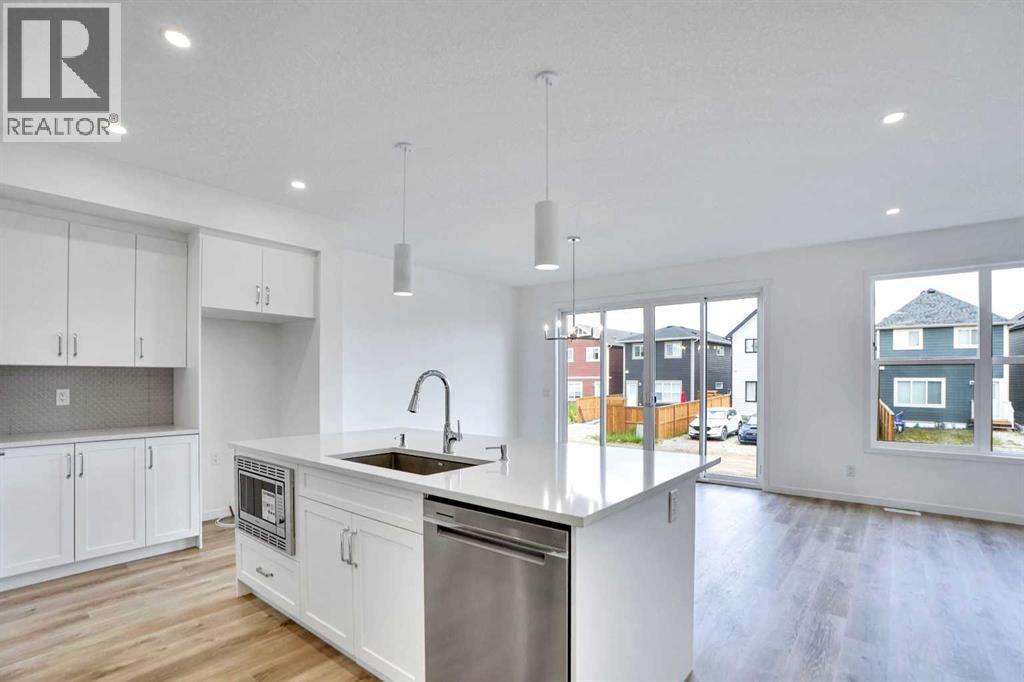 Photo 8 of 425 Magnolia Way Se, Calgary AB