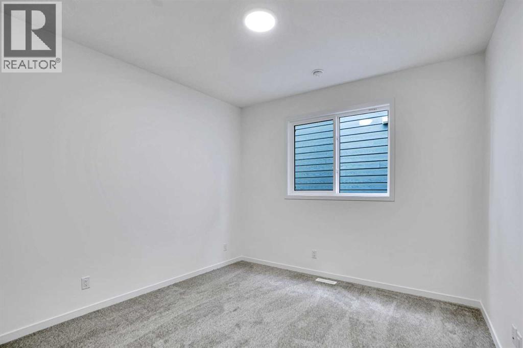 Photo 5 of 425 Magnolia Way Se, Calgary AB