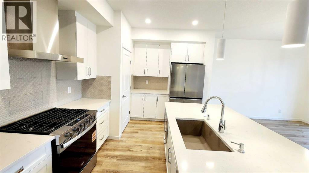 Photo 17 of 425 Magnolia Way Se, Calgary AB