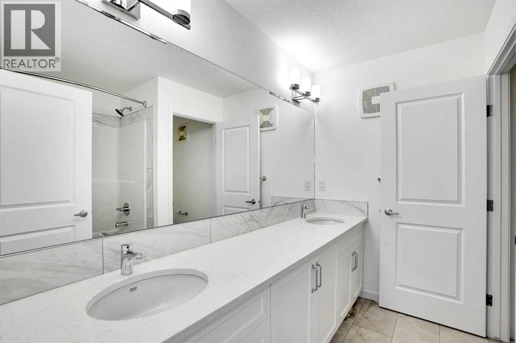 Photo 21 of 425 Magnolia Way Se, Calgary AB