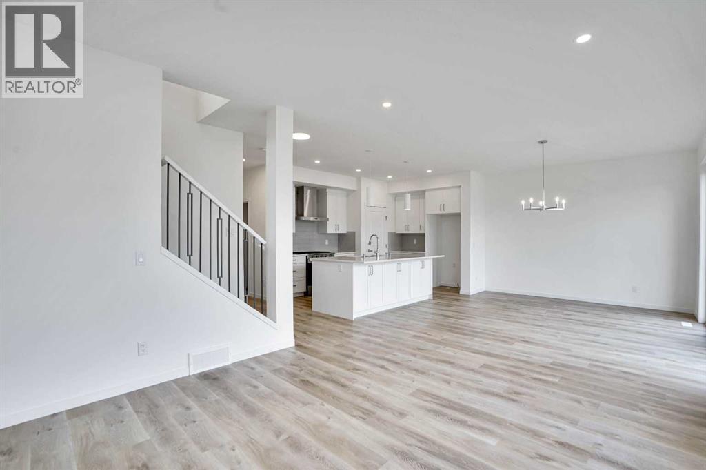 Photo 11 of 425 Magnolia Way Se, Calgary AB