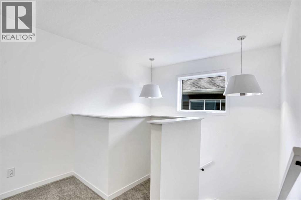 Photo 22 of 425 Magnolia Way Se, Calgary AB