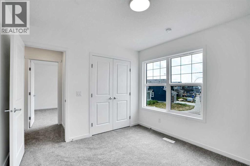 Photo 24 of 425 Magnolia Way Se, Calgary AB