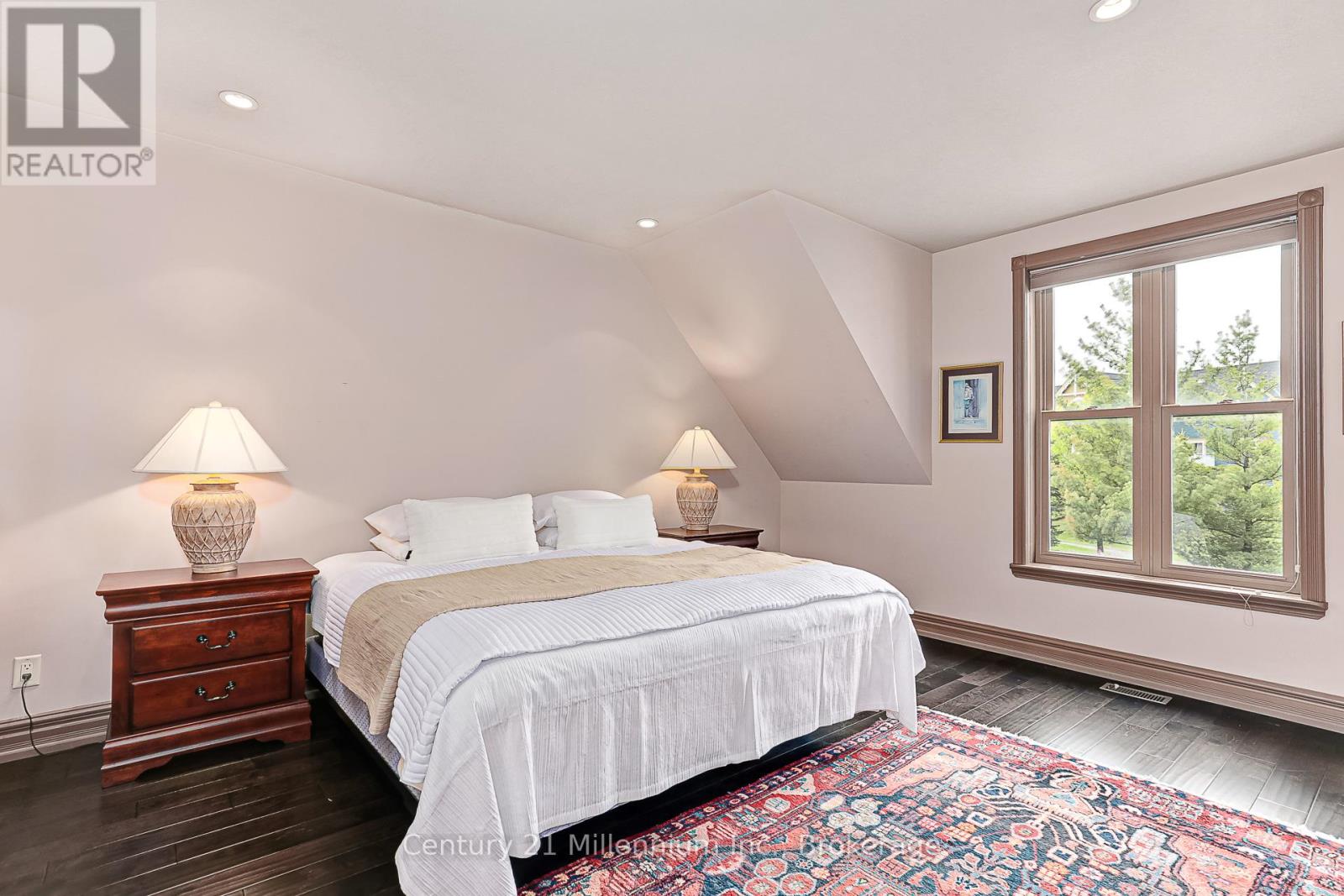 Photo 44 of 159 Snowbridge Way, Blue Mountains ON