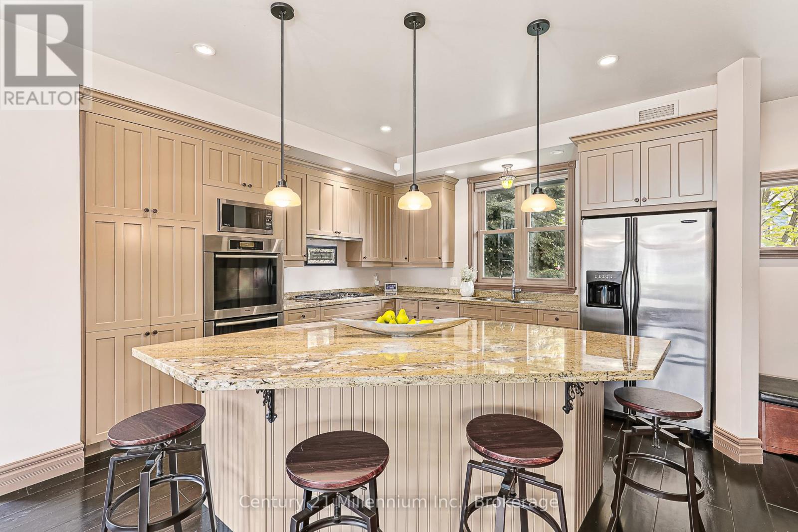 Photo 25 of 159 Snowbridge Way, Blue Mountains ON