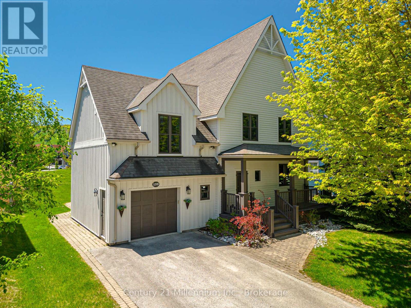 Photo 6 of 159 Snowbridge Way, Blue Mountains ON
