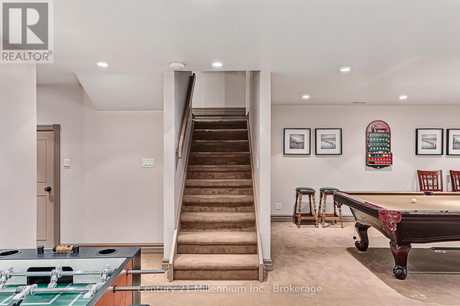 Photo 15 of 159 Snowbridge Way, Blue Mountains ON