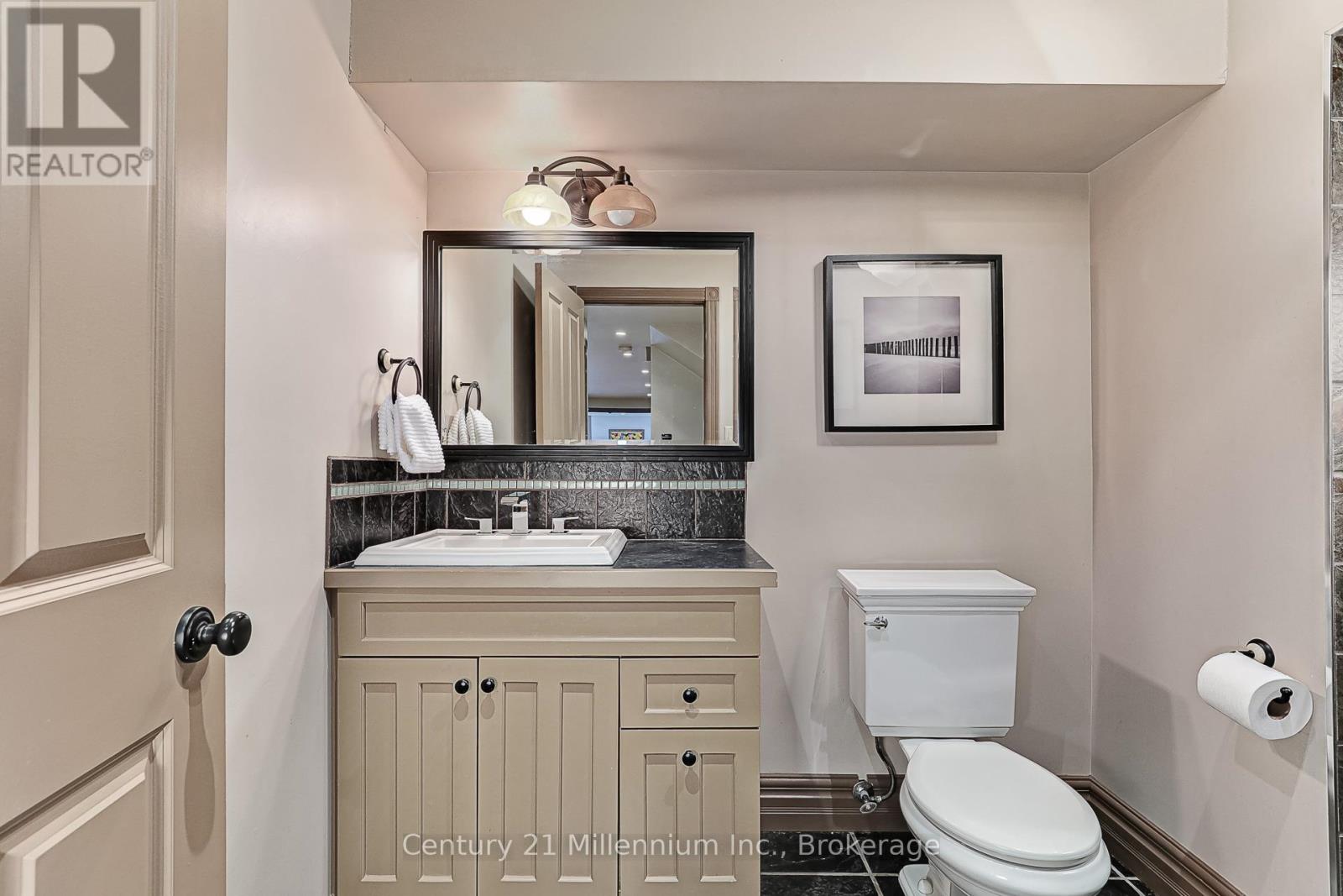 Photo 16 of 159 Snowbridge Way, Blue Mountains ON