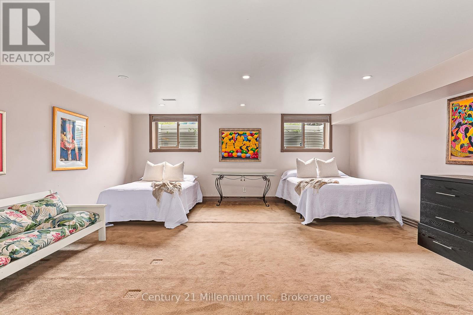 Photo 31 of 159 Snowbridge Way, Blue Mountains ON