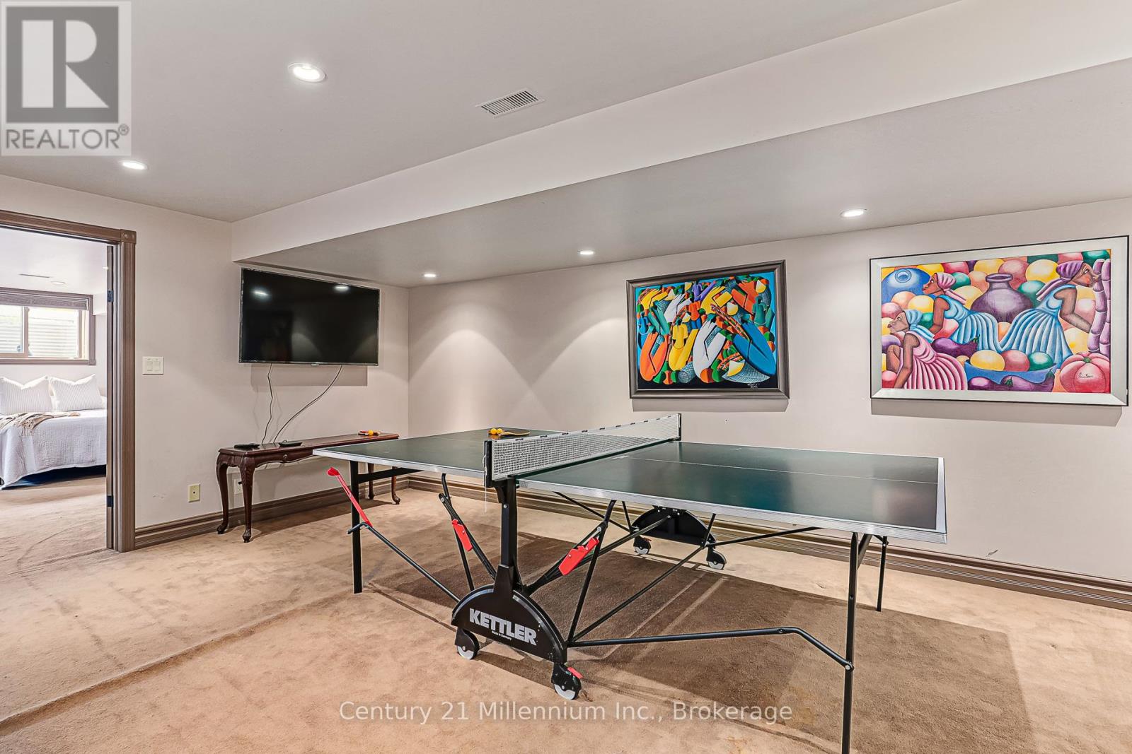 Photo 14 of 159 Snowbridge Way, Blue Mountains ON