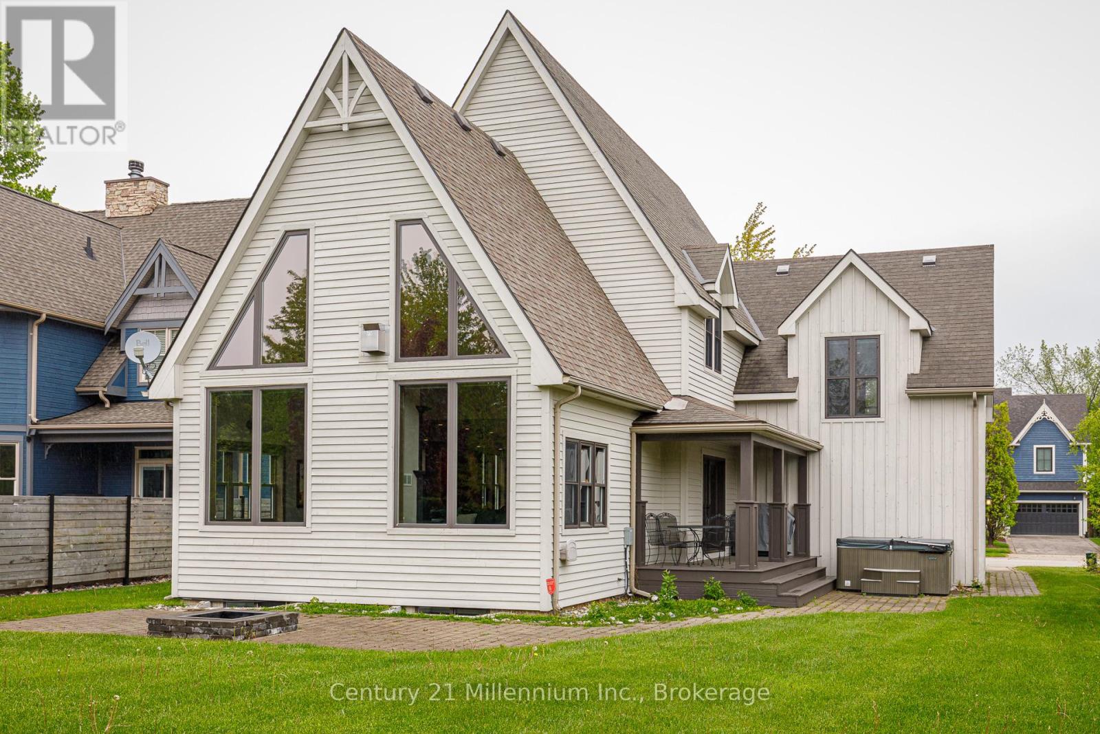 Photo 19 of 159 Snowbridge Way, Blue Mountains ON