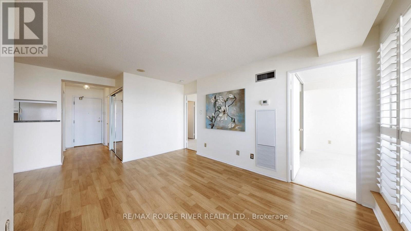 Photo 12 of 1627 1880 Valley Farm Road, Pickering ON