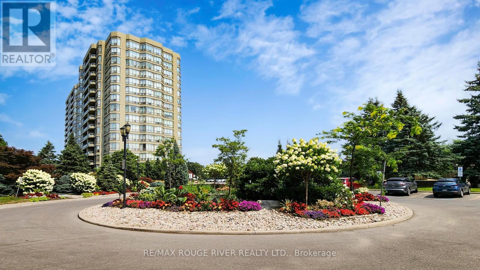 Photo 3 of 1627 1880 Valley Farm Road, Pickering ON