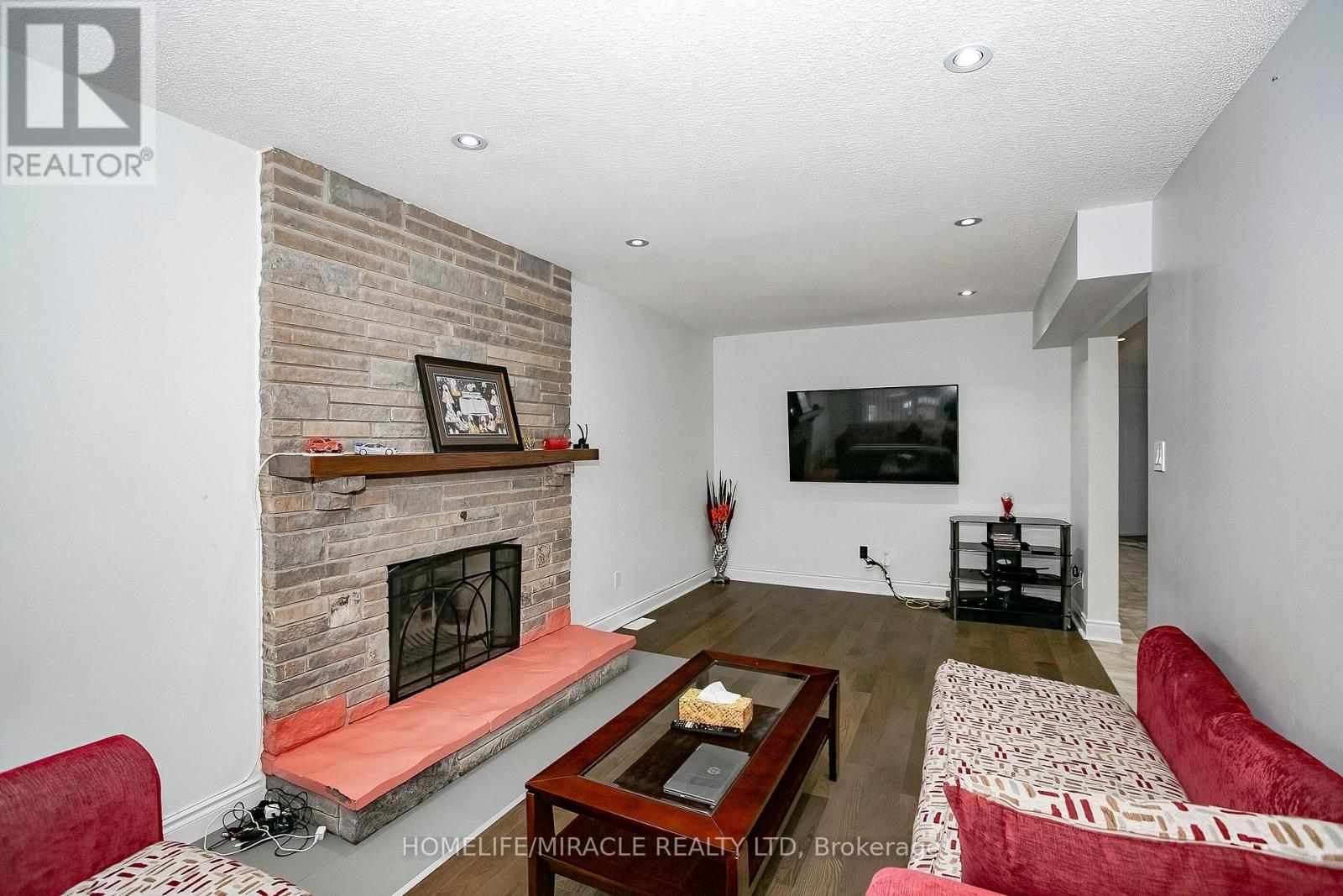 Photo 33 of 25 Oaklea Boulevard, Brampton ON