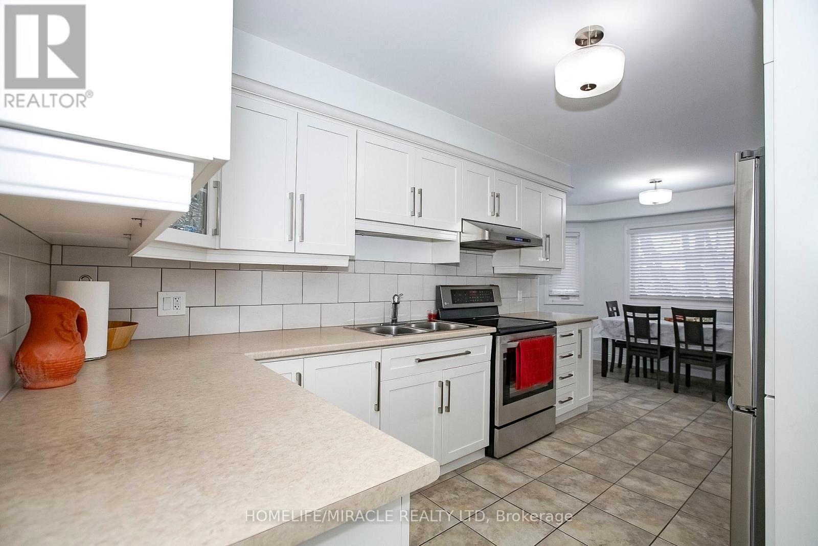 Photo 19 of 25 Oaklea Boulevard, Brampton ON