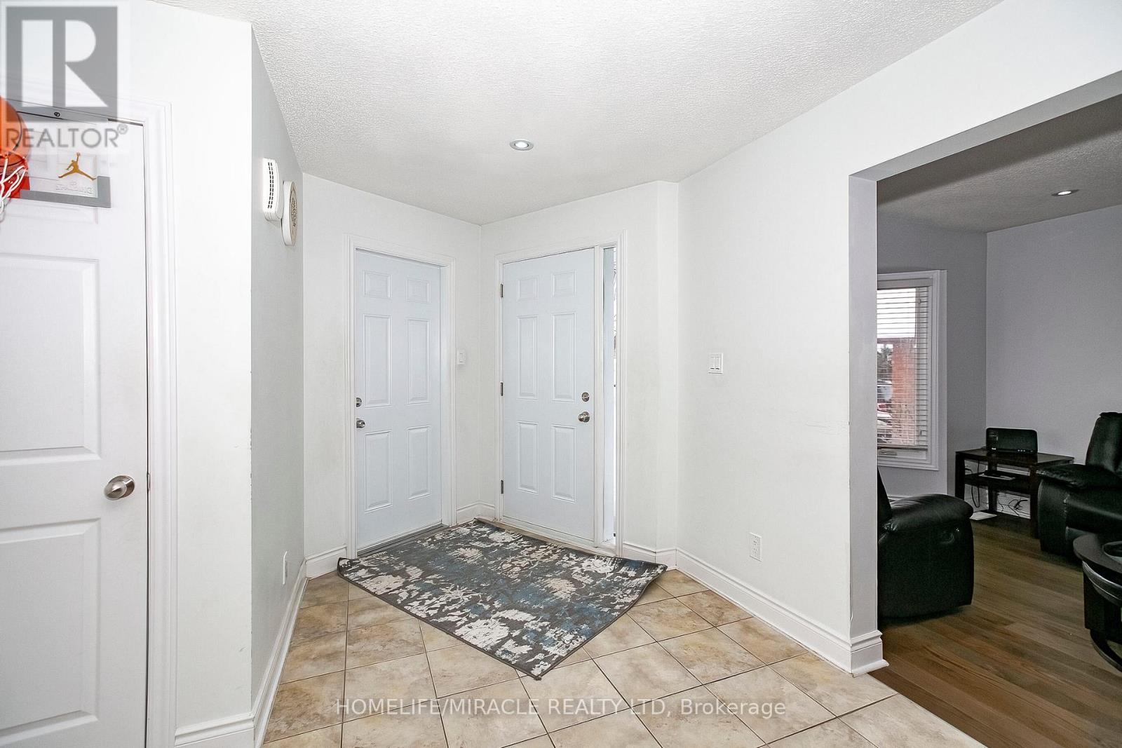 Photo 21 of 25 Oaklea Boulevard, Brampton ON
