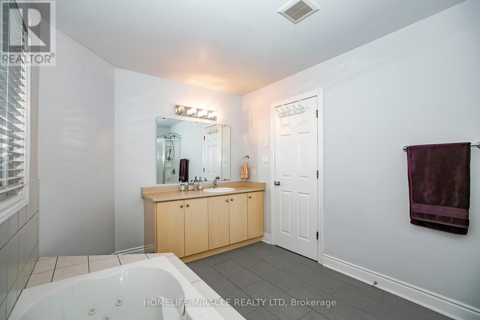 Photo 49 of 25 Oaklea Boulevard, Brampton ON