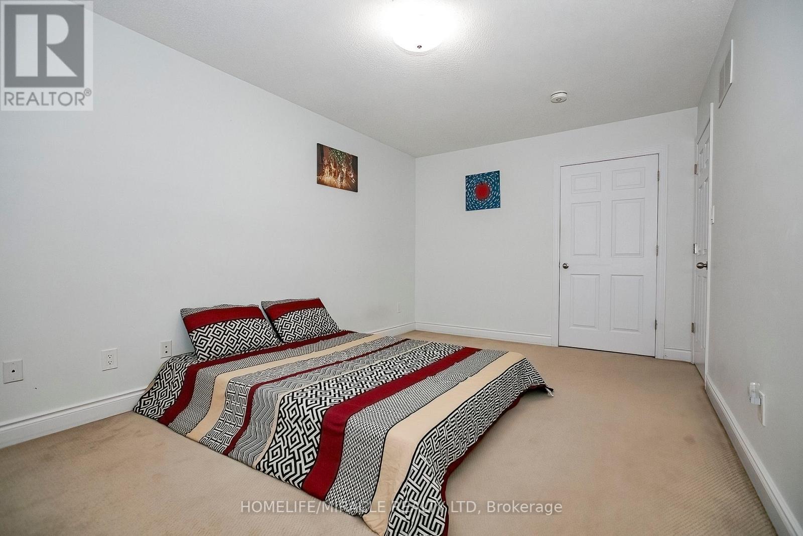 Photo 10 of 25 Oaklea Boulevard, Brampton ON
