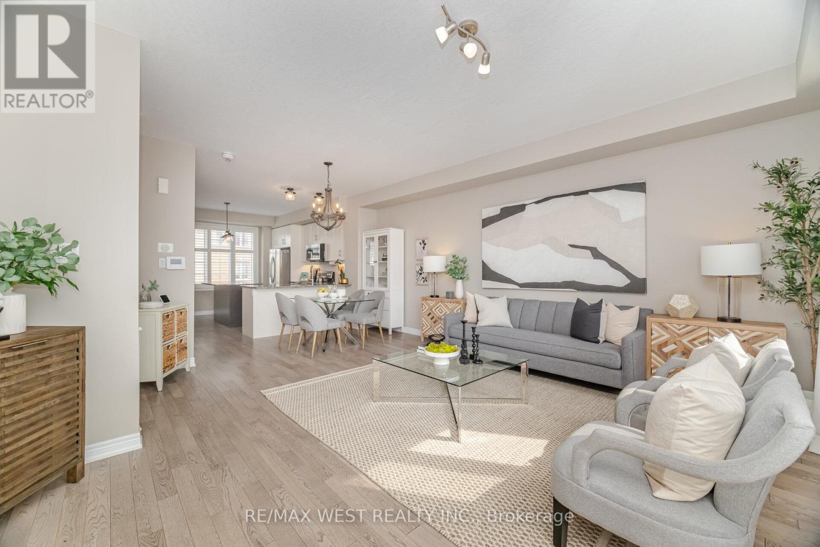 Photo 7 of 386 Belcourt Common, Oakville ON