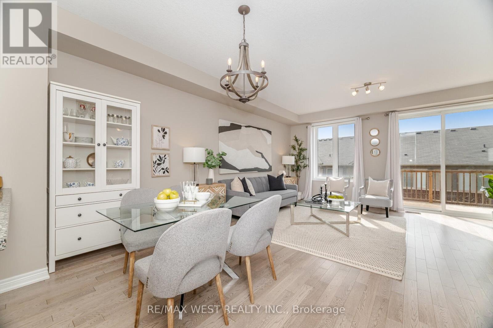 Photo 31 of 386 Belcourt Common, Oakville ON