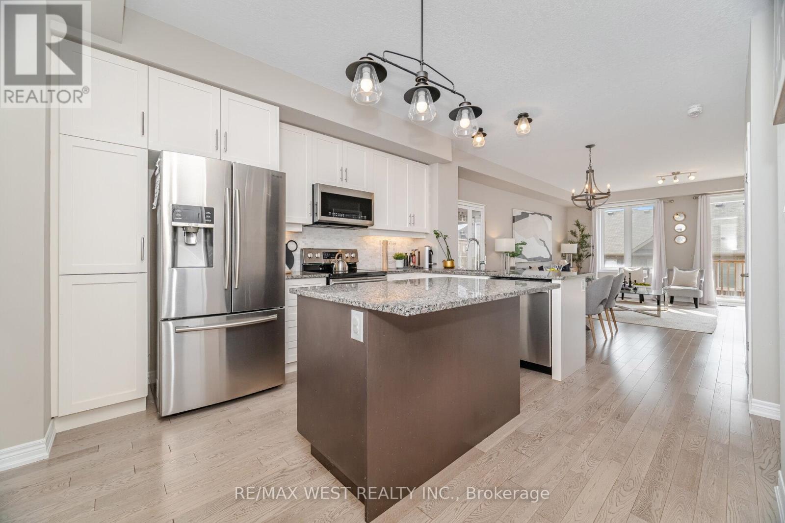 Photo 12 of 386 Belcourt Common, Oakville ON