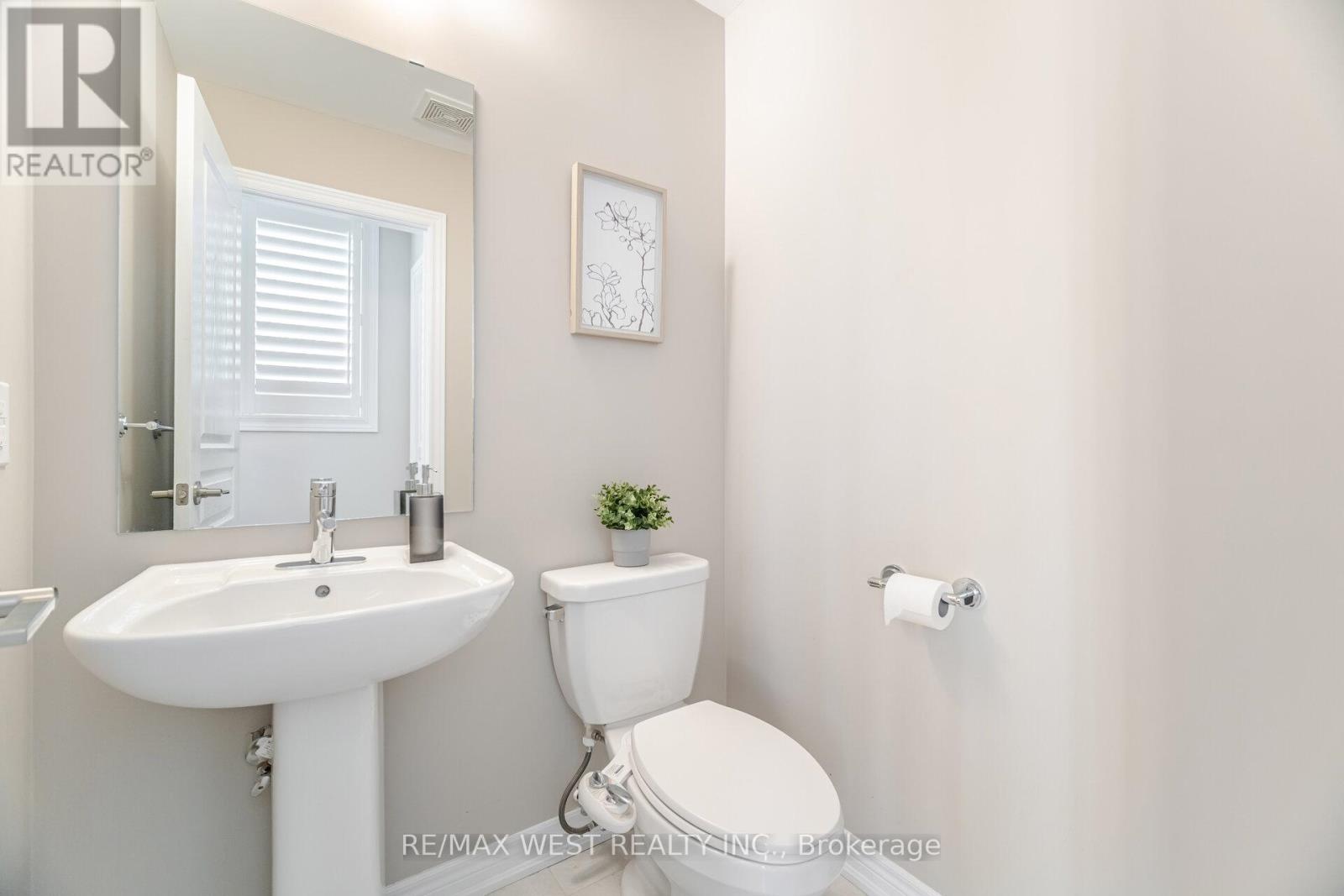 Photo 14 of 386 Belcourt Common, Oakville ON