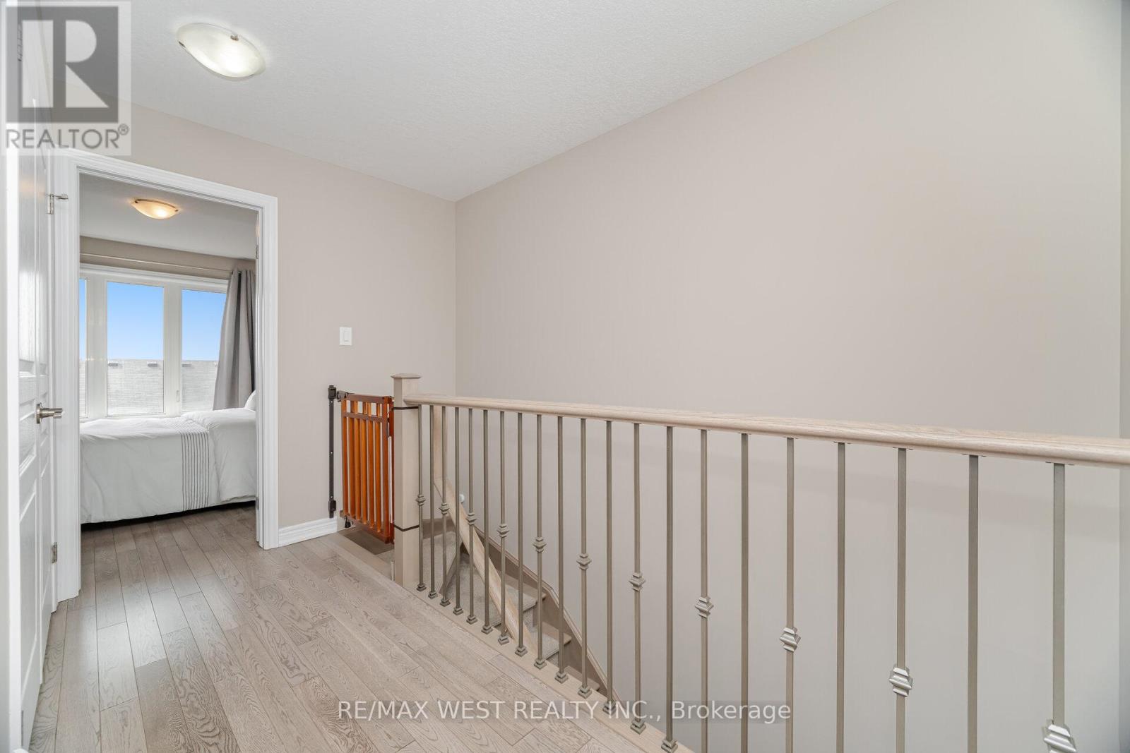Photo 29 of 386 Belcourt Common, Oakville ON