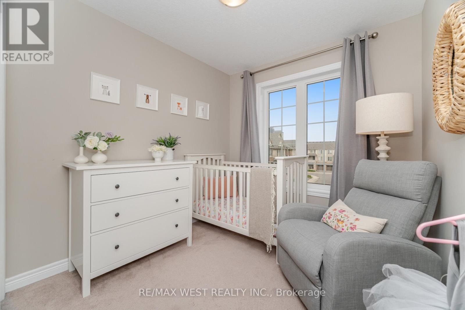 Photo 42 of 386 Belcourt Common, Oakville ON