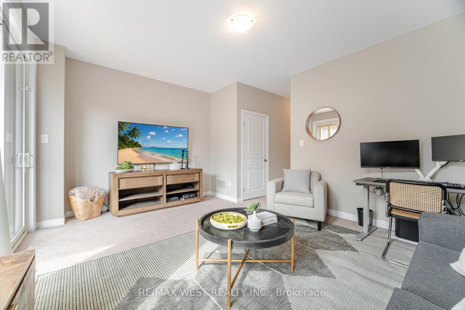 Photo 35 of 386 Belcourt Common, Oakville ON