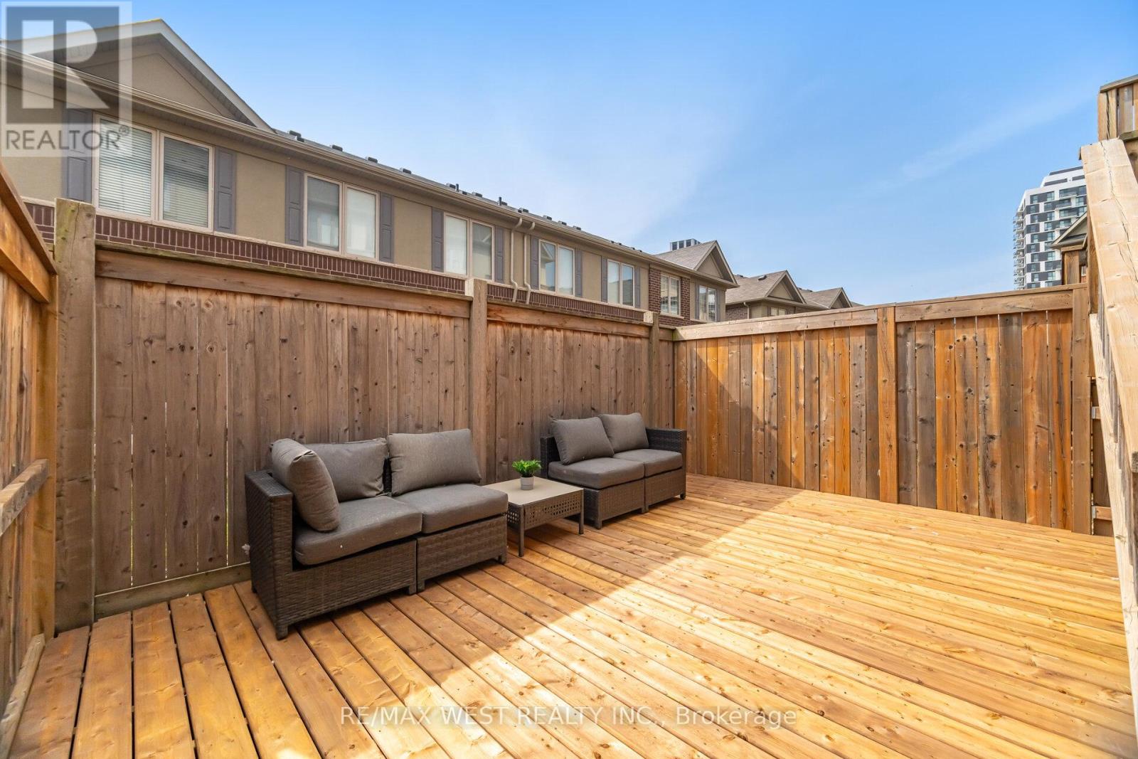 Photo 13 of 386 Belcourt Common, Oakville ON