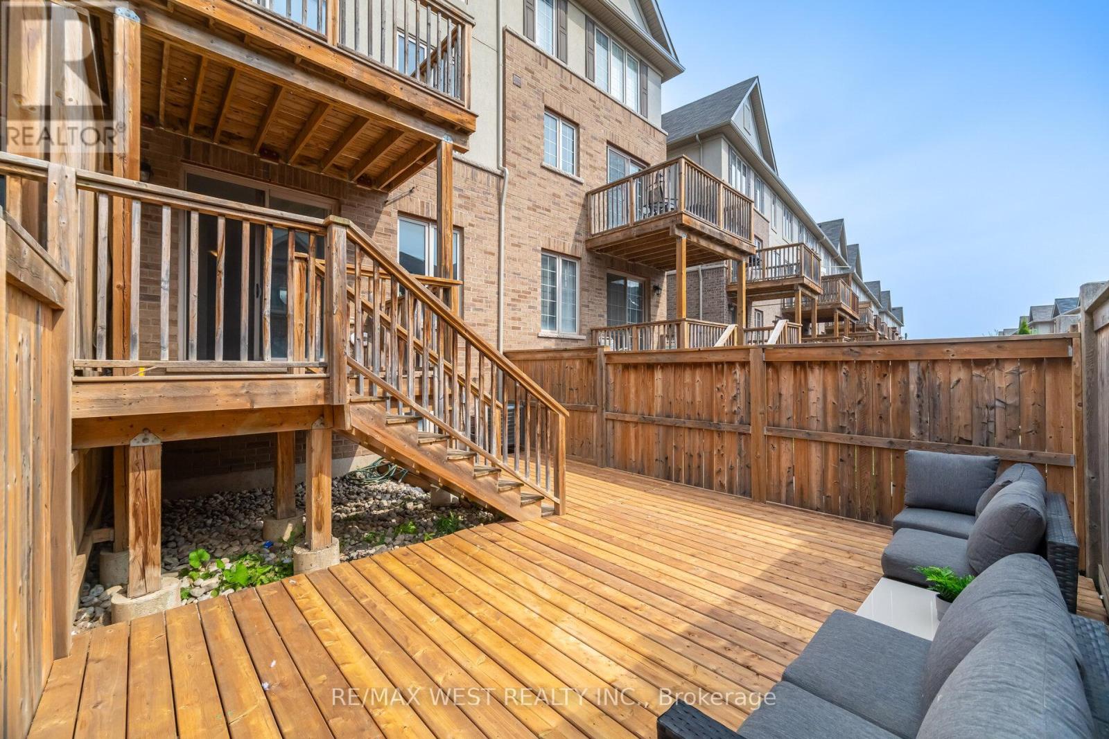 Photo 37 of 386 Belcourt Common, Oakville ON