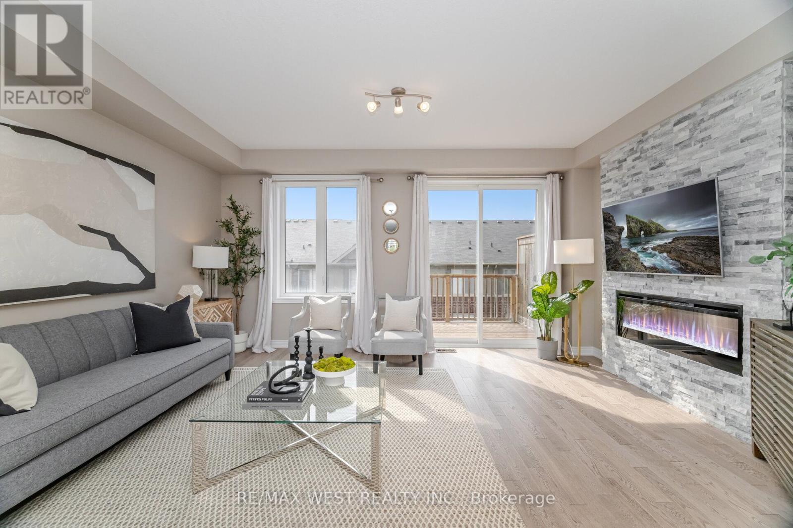 Photo 38 of 386 Belcourt Common, Oakville ON