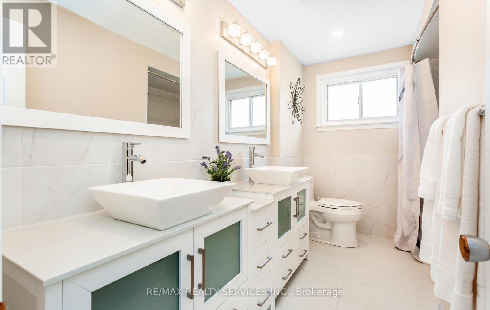 Photo 20 of 17 Croydon Court, Brampton ON