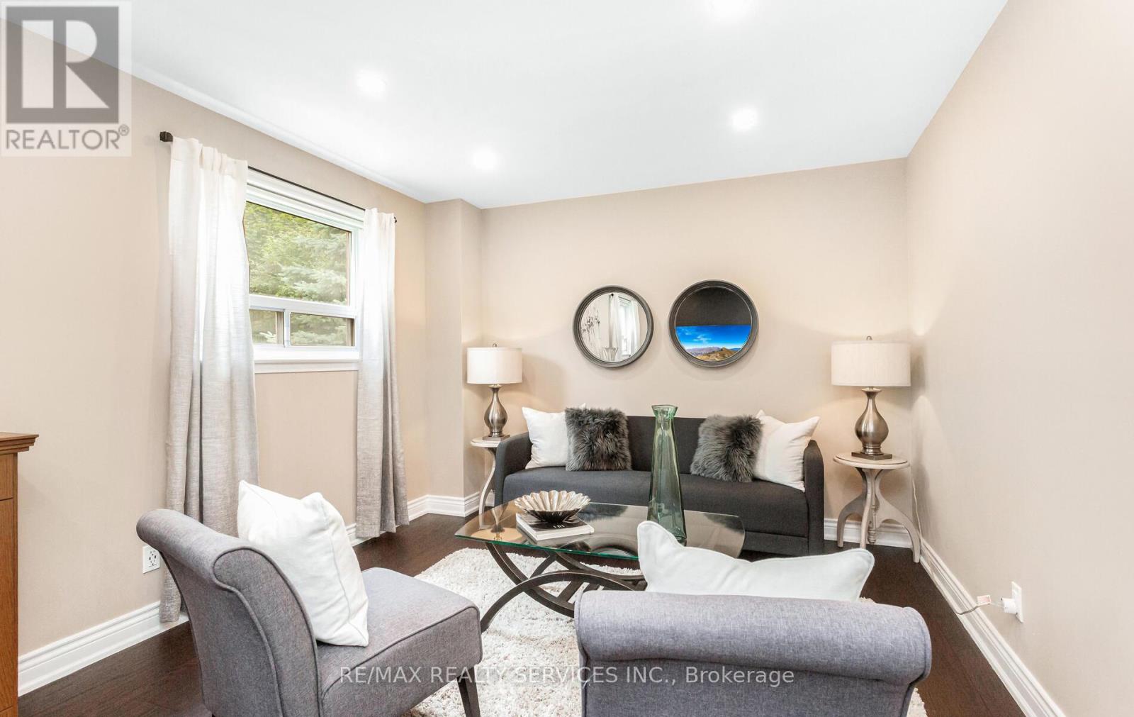 Photo 26 of 17 Croydon Court, Brampton ON