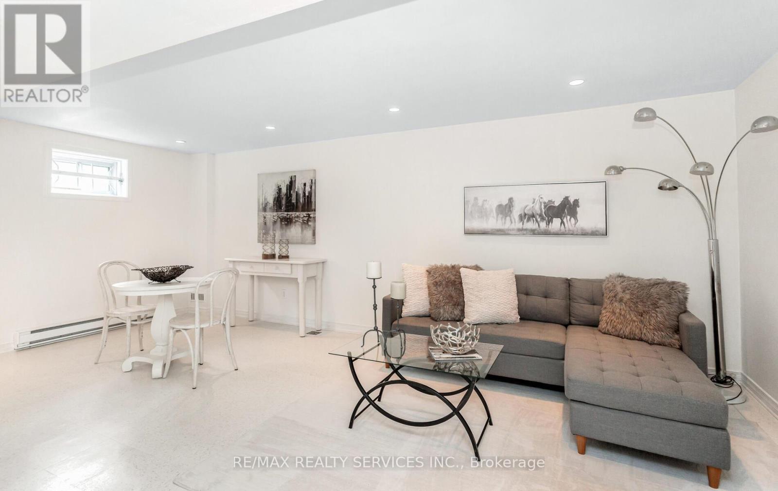 Photo 32 of 17 Croydon Court, Brampton ON