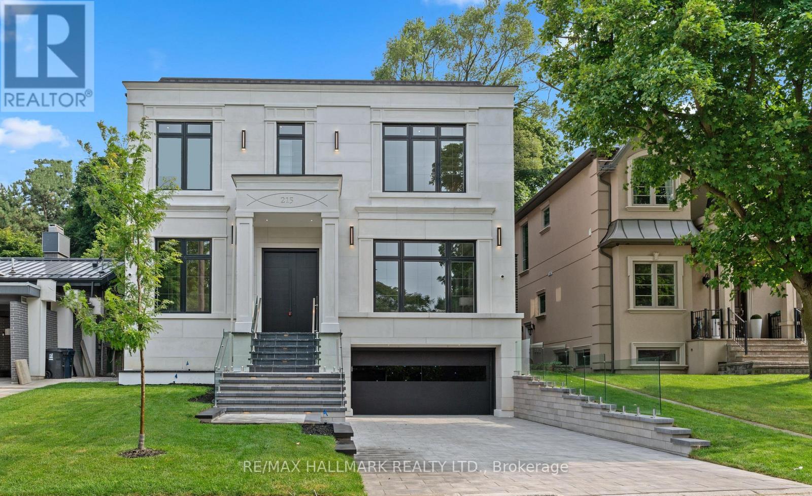 Photo 3 of 215 Northwood Drive, Toronto ON