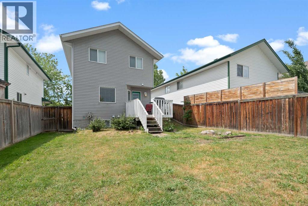 Photo 3 of 44 Country Ridge Close, Lacombe AB