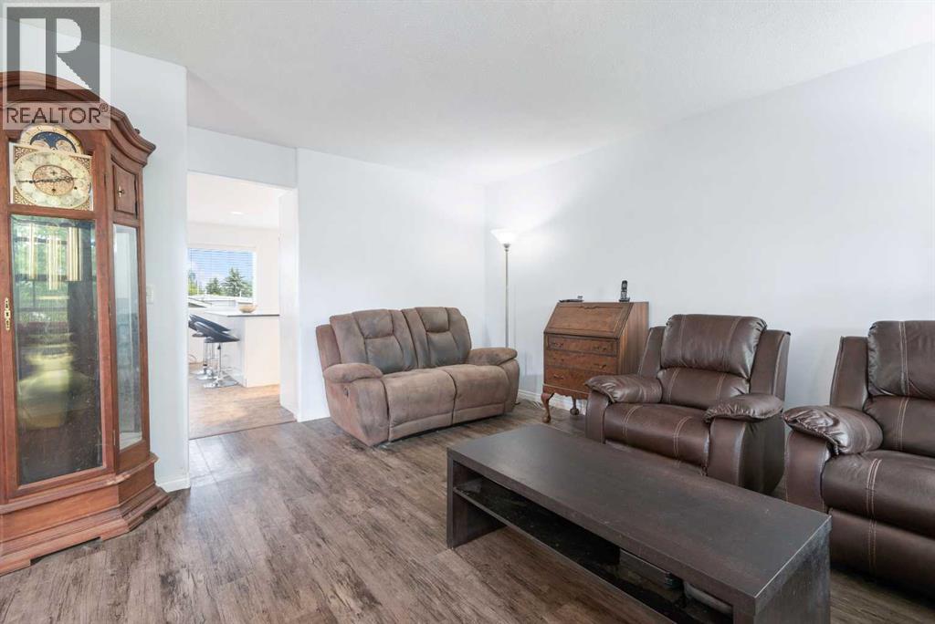 Photo 8 of 44 Country Ridge Close, Lacombe AB