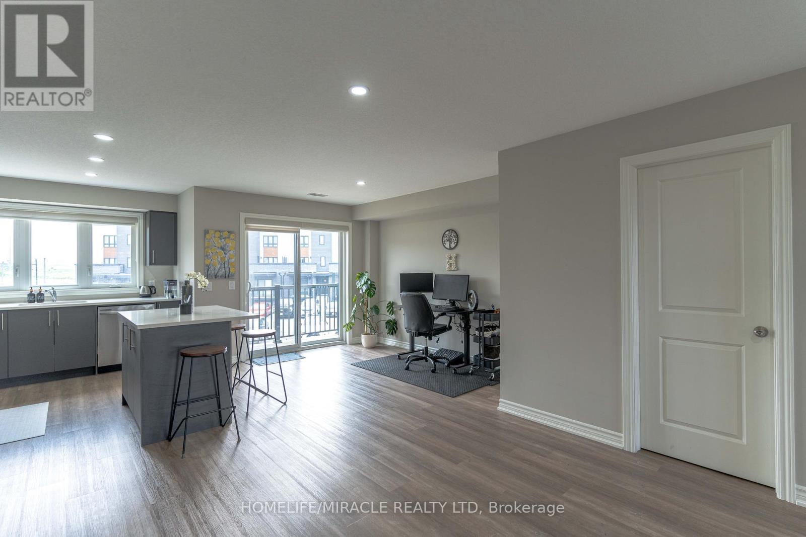 Photo 1 of Unit 45 261 Chapel Hill Drive, Kitchener ON