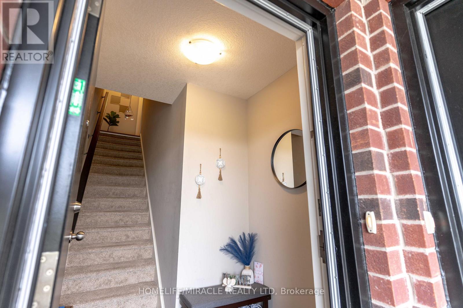Photo 2 of Unit 45 261 Chapel Hill Drive, Kitchener ON