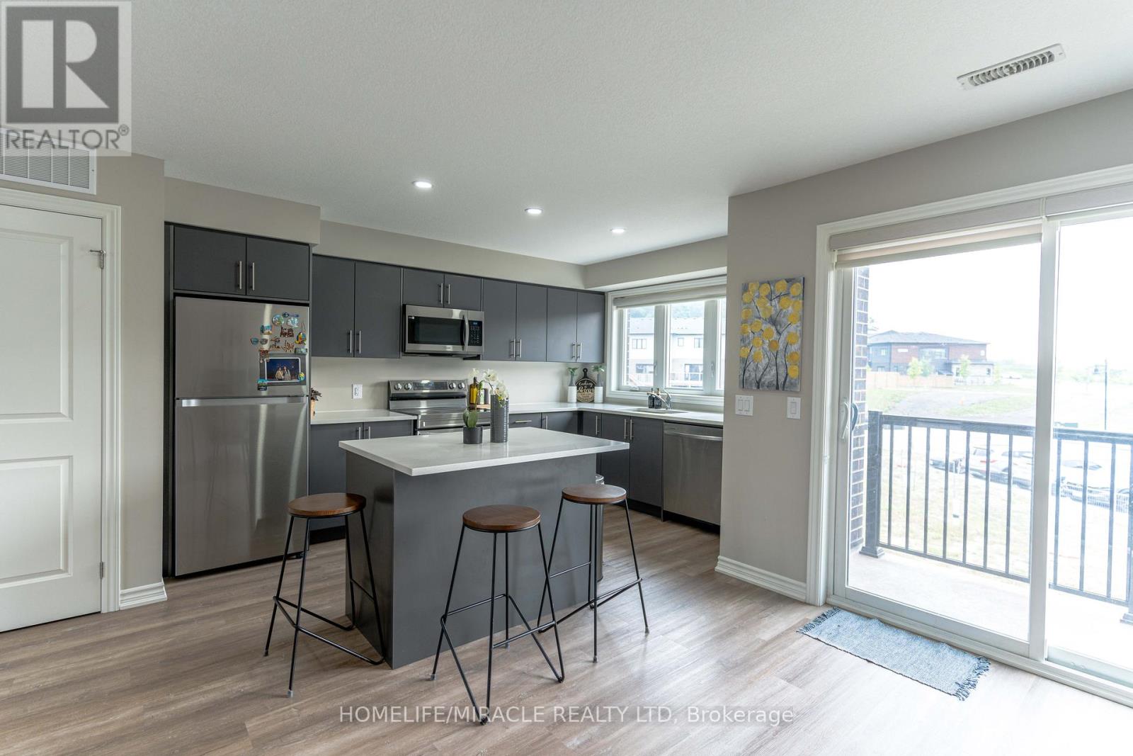 Photo 5 of Unit 45 261 Chapel Hill Drive, Kitchener ON