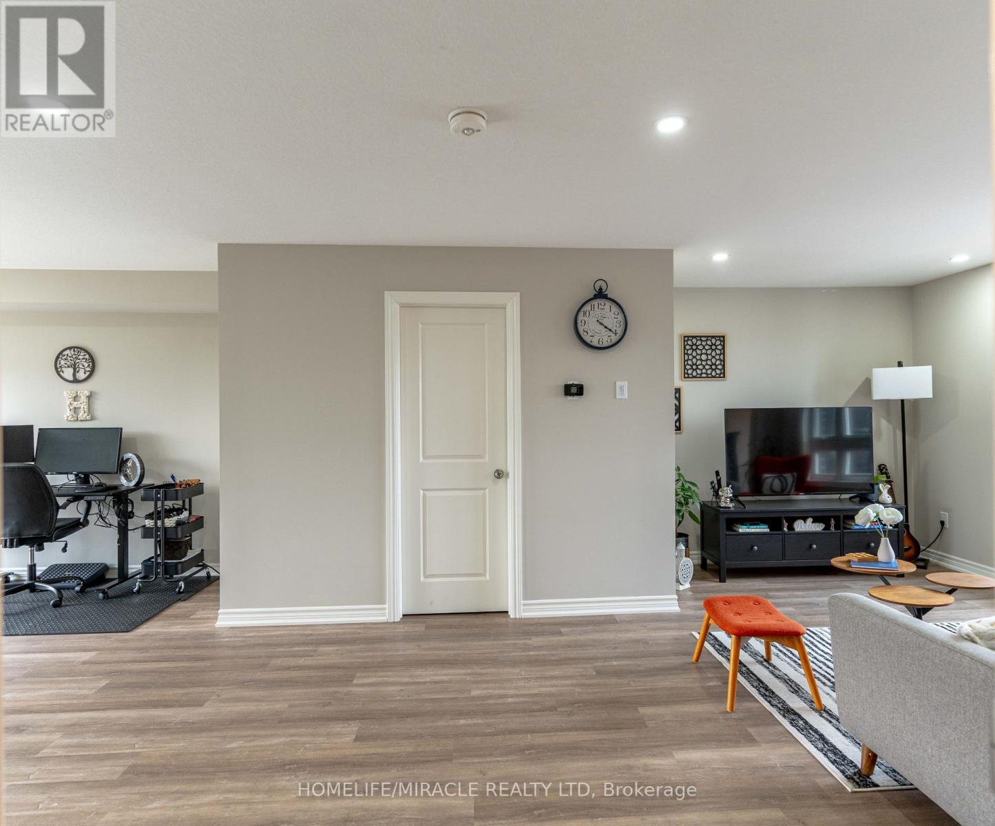 Photo 3 of Unit 45 261 Chapel Hill Drive, Kitchener ON