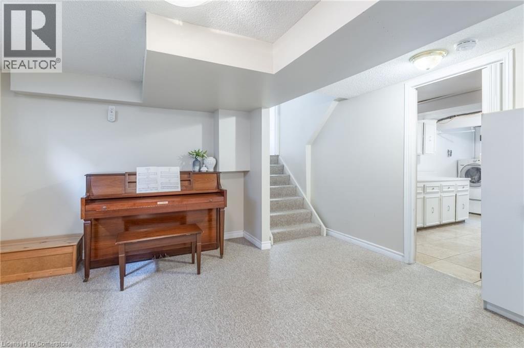 Photo 25 of 63 Lionsgate Avenue, Hamilton ON