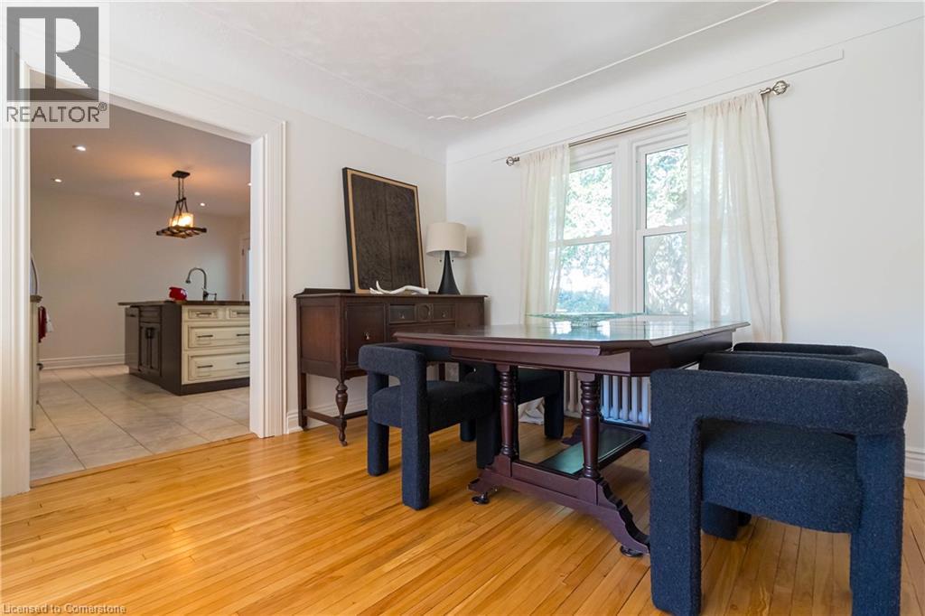 Photo 10 of 116 1st Street N, Stoney Creek ON
